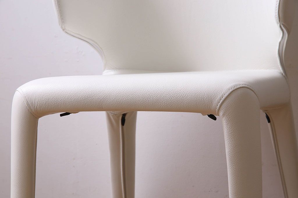中古　ブランド家具　Cassina(カッシーナ)製　HOLA(オラ)　アームチェア(イス、椅子)(定価約23万円)(1)