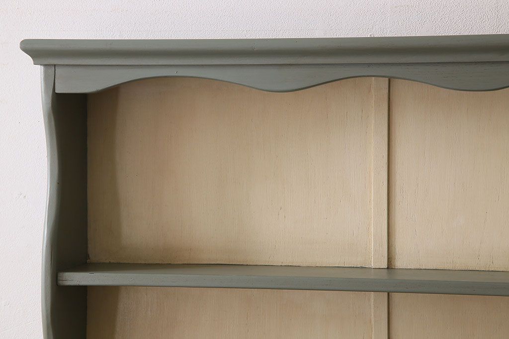 ペイント家具　イギリスビンテージ　可愛らしいデザインの食器棚(収納棚、戸棚、飾り棚)