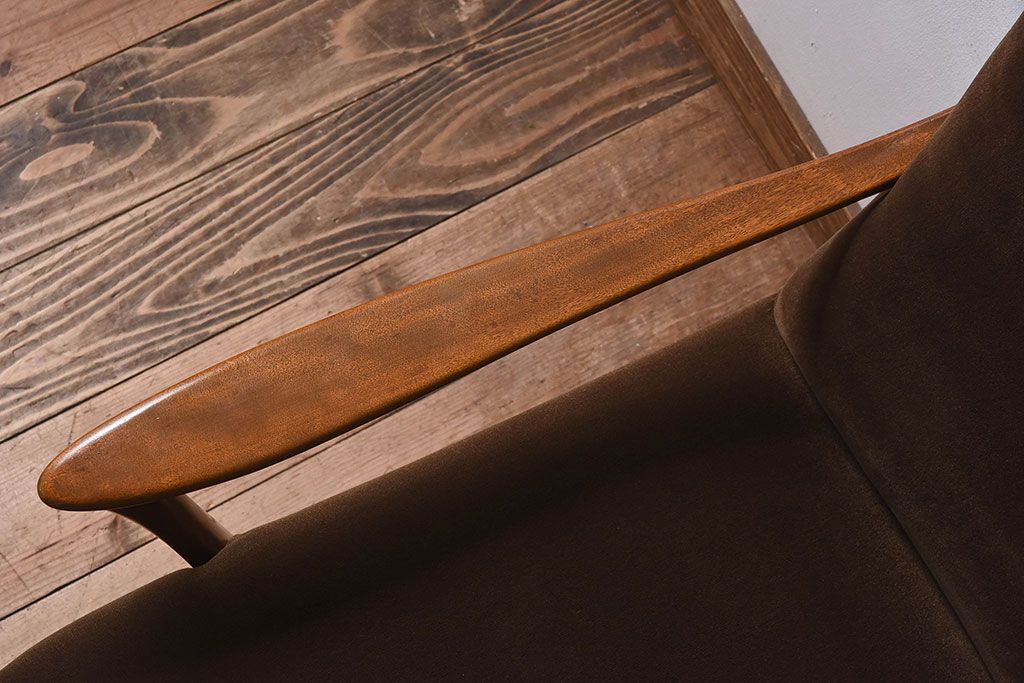 レトロ家具　昭和レトロ　フレームのデザインが美しい1人掛けソファ(サロンチェア、クッションソファ、椅子)(1)