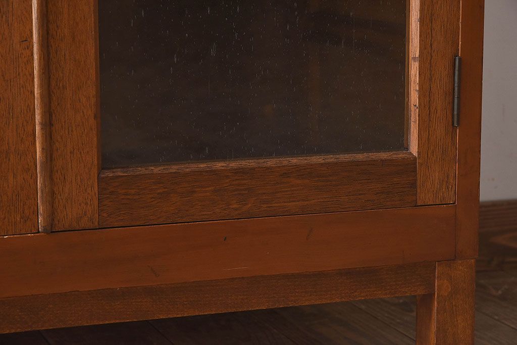 レトロ家具　昭和レトロ　気泡ガラスが味わい深い収納棚(戸棚、キャビネット)