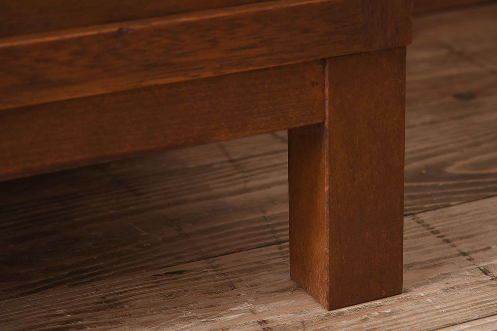 レトロ家具　昭和レトロ　気泡ガラスが味わい深い小振りな収納棚(戸棚、キャビネット)