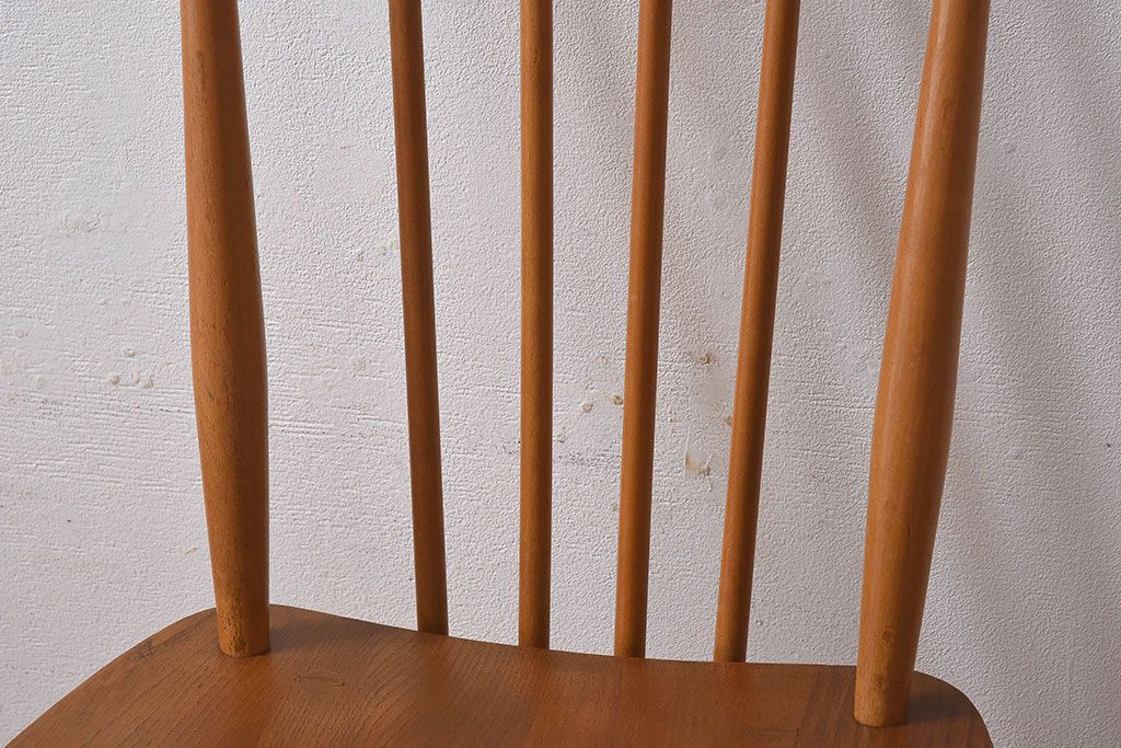 ヴィンテージ家具　イギリスビンテージ　ERCOL(アーコール)　シンプルなデザインのチェア(ダイニングチェア、椅子)