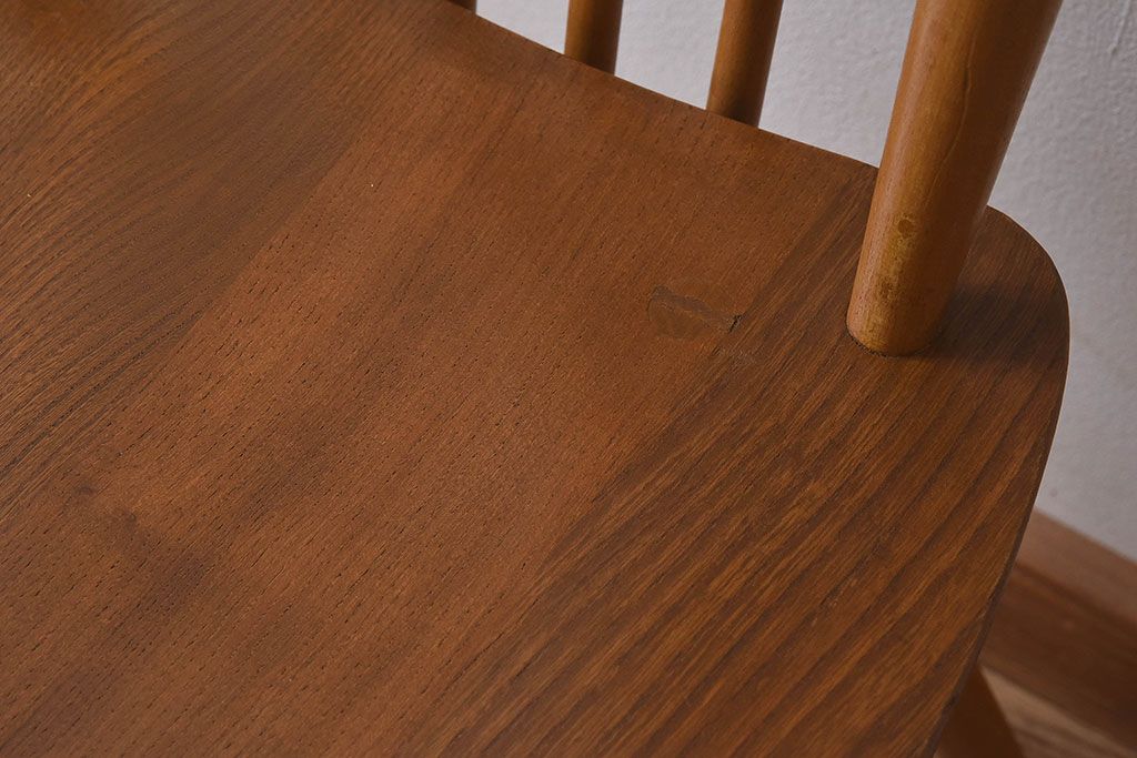 ヴィンテージ家具　イギリスビンテージ　ERCOL(アーコール)　シンプルなデザインのチェア(ダイニングチェア、椅子)