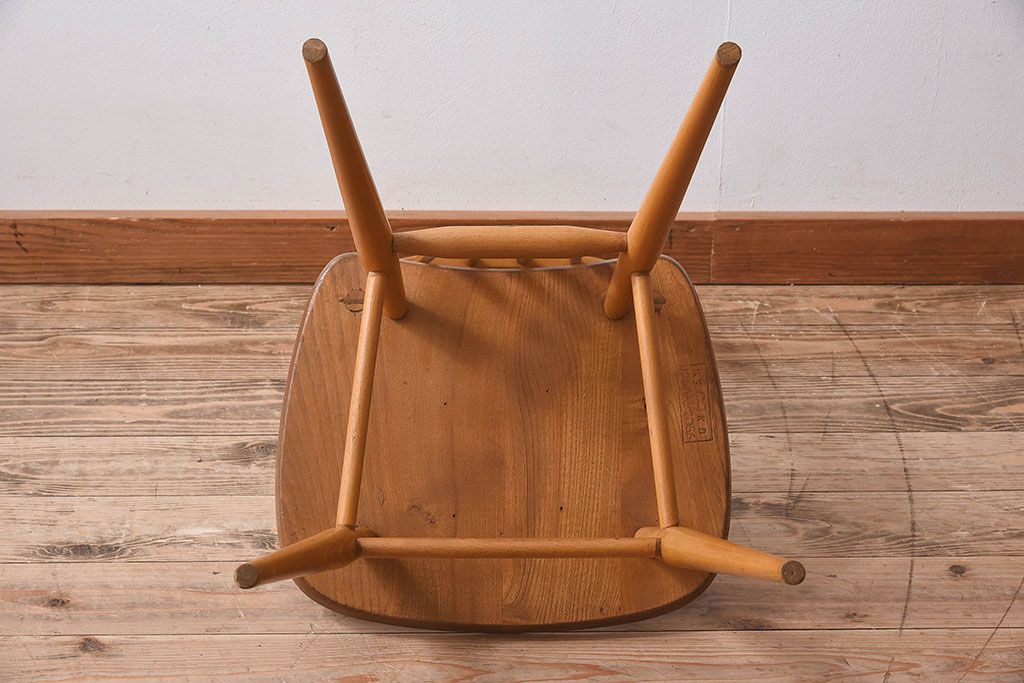ヴィンテージ家具　イギリスビンテージ　ERCOL(アーコール)　シンプルなデザインのチェア(ダイニングチェア、椅子)