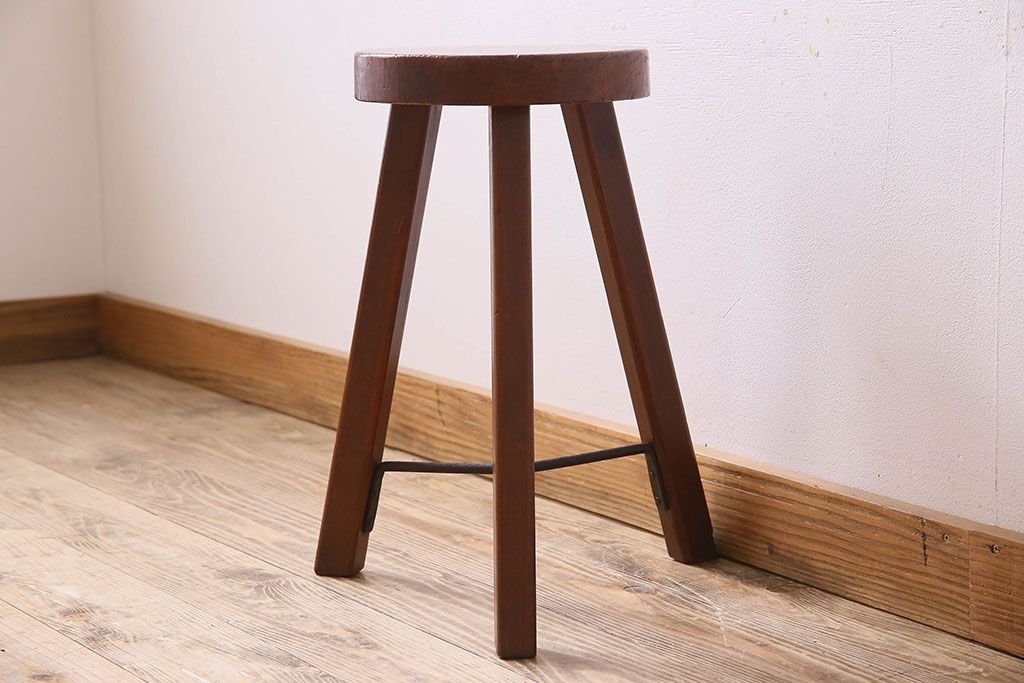 レトロ家具 昭和レトロ 珍しいデザインの三本脚スツール(椅子、丸イス 