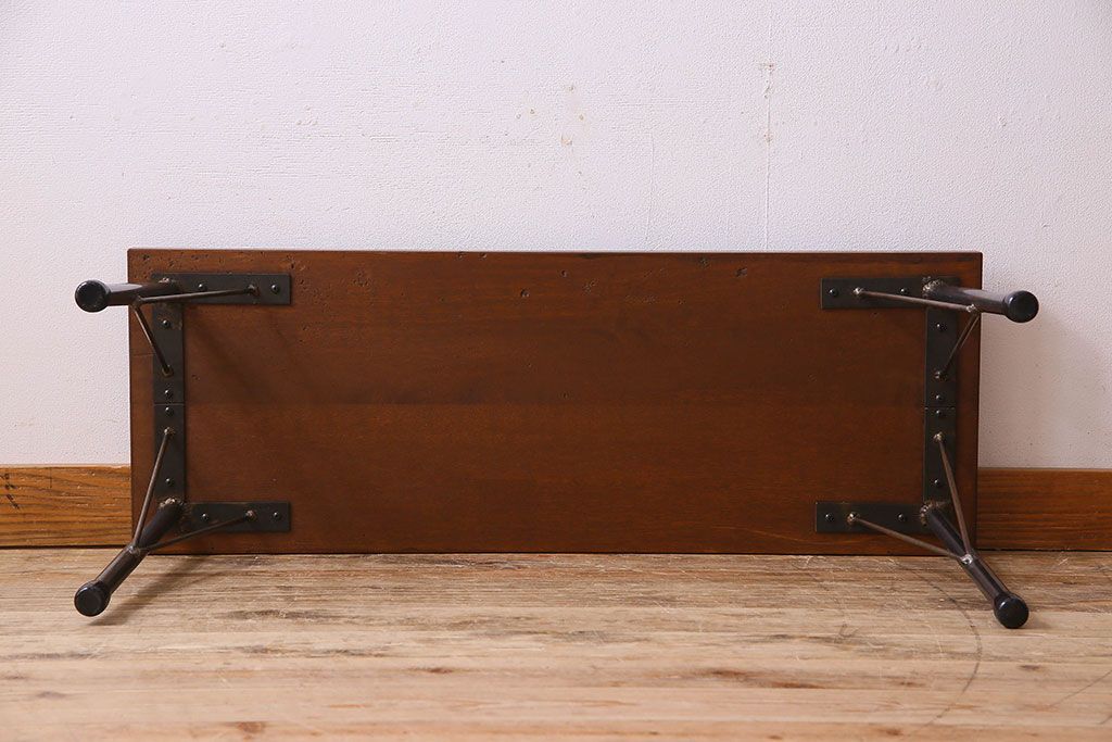 レトロ家具　昭和レトロ　古いラワン材の質感が味わい深い鉄脚ベンチ(アイアンベンチ、ローテーブル、作業台、花台)