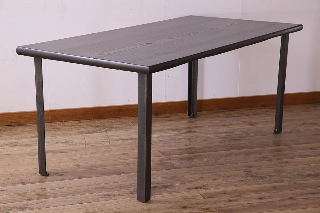 アンティーク家具　和製アンティーク　ケヤキ材　天板一枚板の鉄脚テーブル(ダイニングテーブル、作業台、アイアンテーブル)