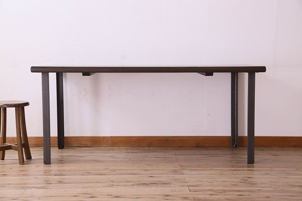 アンティーク家具　和製アンティーク　ケヤキ材　天板一枚板の鉄脚テーブル(ダイニングテーブル、作業台、アイアンテーブル)