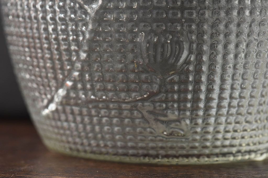 アンティーク雑貨　昭和レトロ　古い質感が味わい深い蓋付きガラス瓶(ビン)