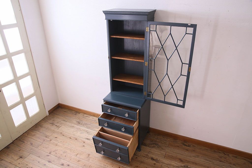 ペイント家具　珍しいデザインのブックケース(本箱、収納棚)
