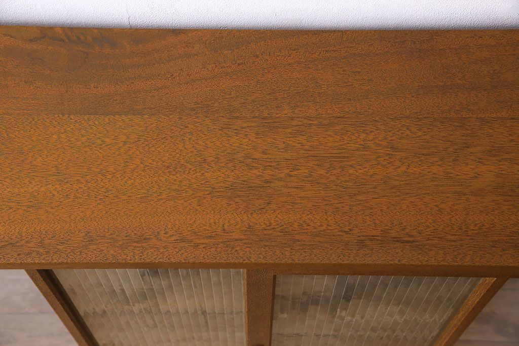 レトロ家具　昭和レトロ　薄型　モール・すりガラス入りの収納棚(戸棚、食器棚、本箱、ブックケース)