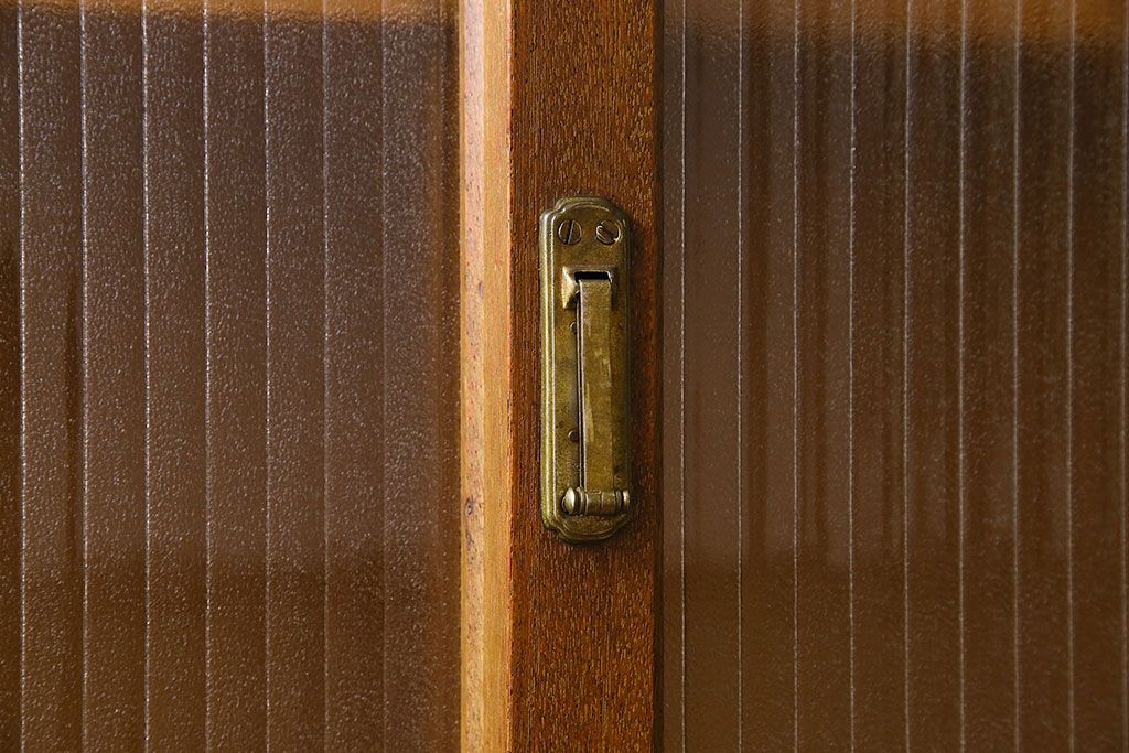 レトロ家具　昭和レトロ　薄型　モール・すりガラス入りの収納棚(戸棚、食器棚、本箱、ブックケース)