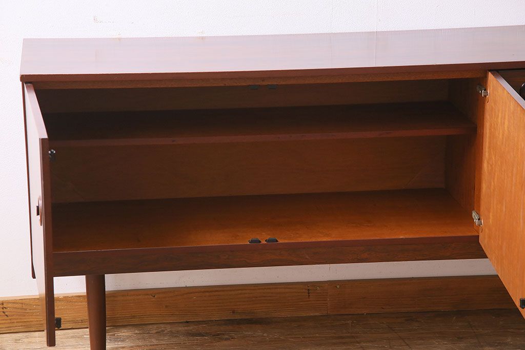 北欧家具　ビンテージ　ローズウッド材　Greaves & Thomas社製のサイドボード(サイドキャビネット)