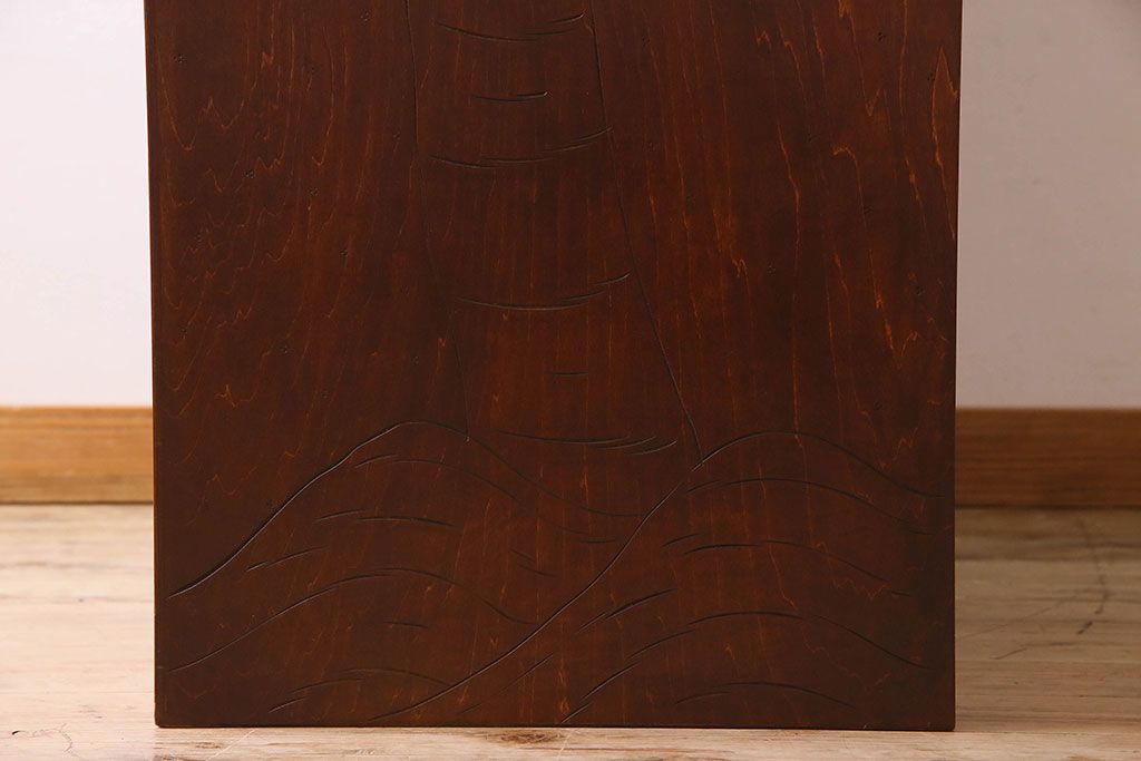 中古　軽井沢彫りが施された上質な衣装箪笥(和タンス、収納棚)(定価120万円)