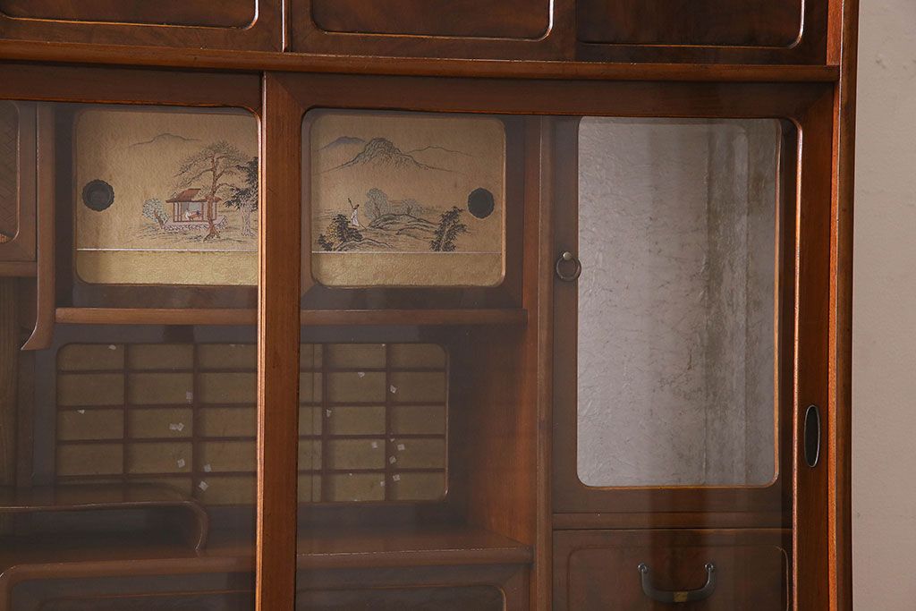 アンティーク家具　前面桑材　凝った作りが空間に趣深さと高級感をもたらす茶箪笥(茶棚、収納棚、食器棚)