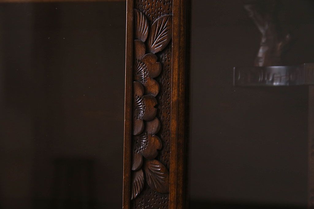 中古　伝統工芸　軽井沢彫りを施した華やかな茶箪笥(茶棚、収納棚)