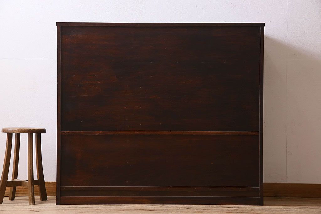 中古　伝統工芸　軽井沢彫りを施した華やかな茶箪笥(茶棚、収納棚)
