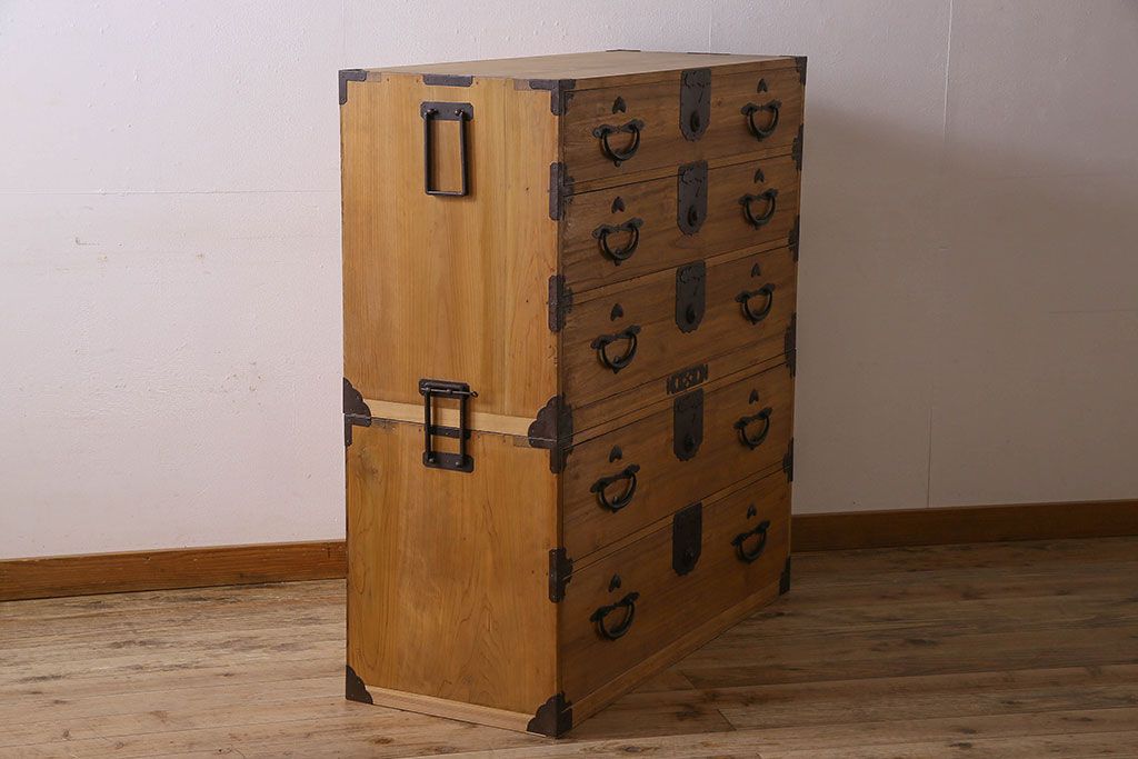 アンティーク家具　明治大正期　シンプルで上品な和製アンティーク五丁引き重ね二本松箪笥(衣装箪笥)