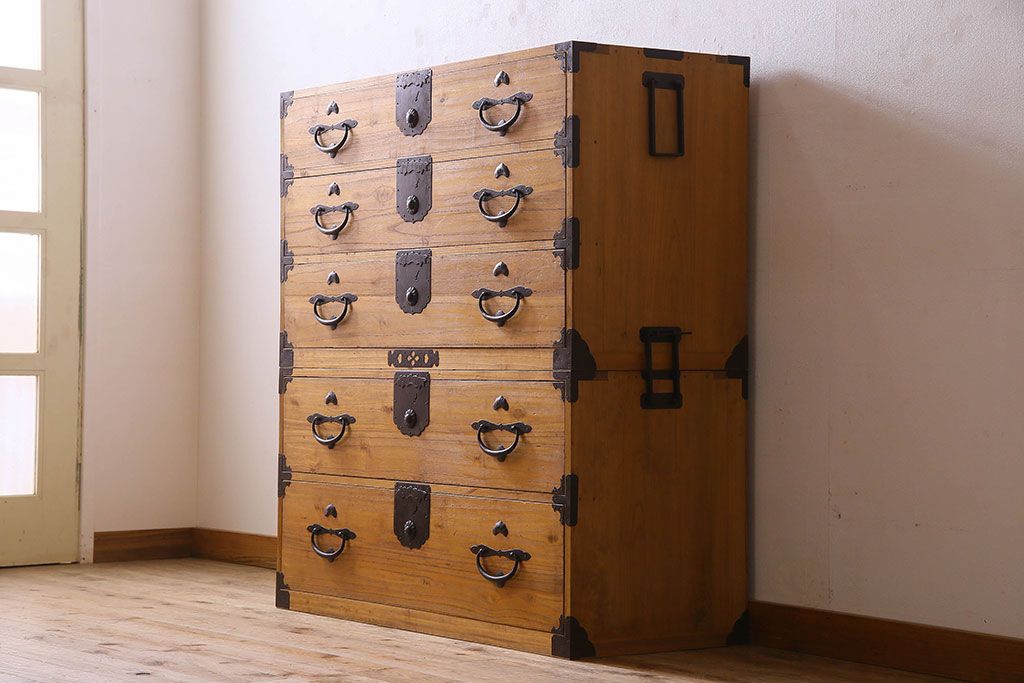 アンティーク家具　明治大正期　シンプルで上品な和製アンティーク五丁引き重ね二本松箪笥(衣装箪笥)