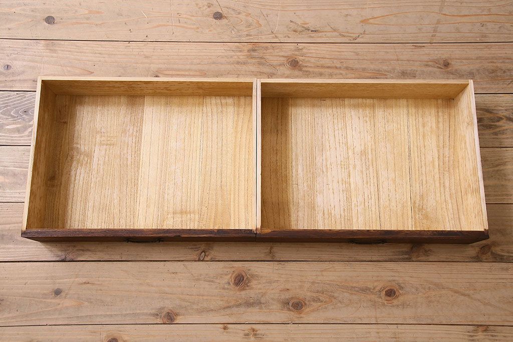 アンティーク家具　上手物　杢目の良い杉材使用　和製アンティークの茶棚(飾り棚、茶箪笥)