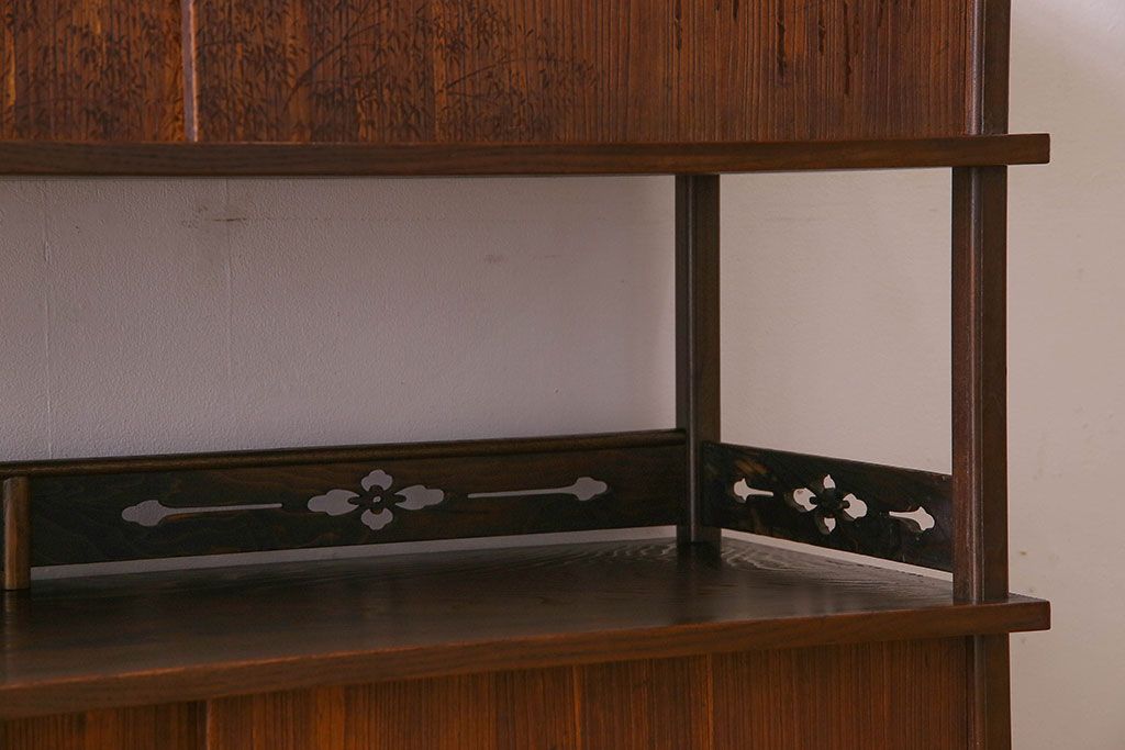 アンティーク家具　上手物　杢目の良い杉材使用　和製アンティークの茶棚(飾り棚、茶箪笥)