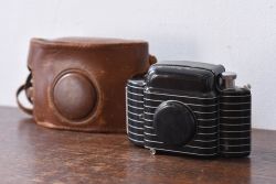 アンティーク雑貨　クラシックカメラ　Eastman Kodak社　ケース付き　Kodak Bantam Special(コダックバンタムスペシャル)