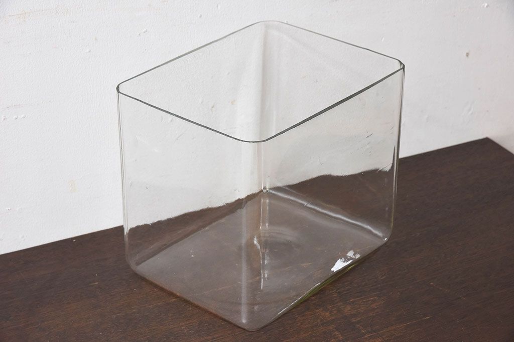 アンティーク雑貨　昭和レトロ　ゆらぎが魅力的なガラス容器