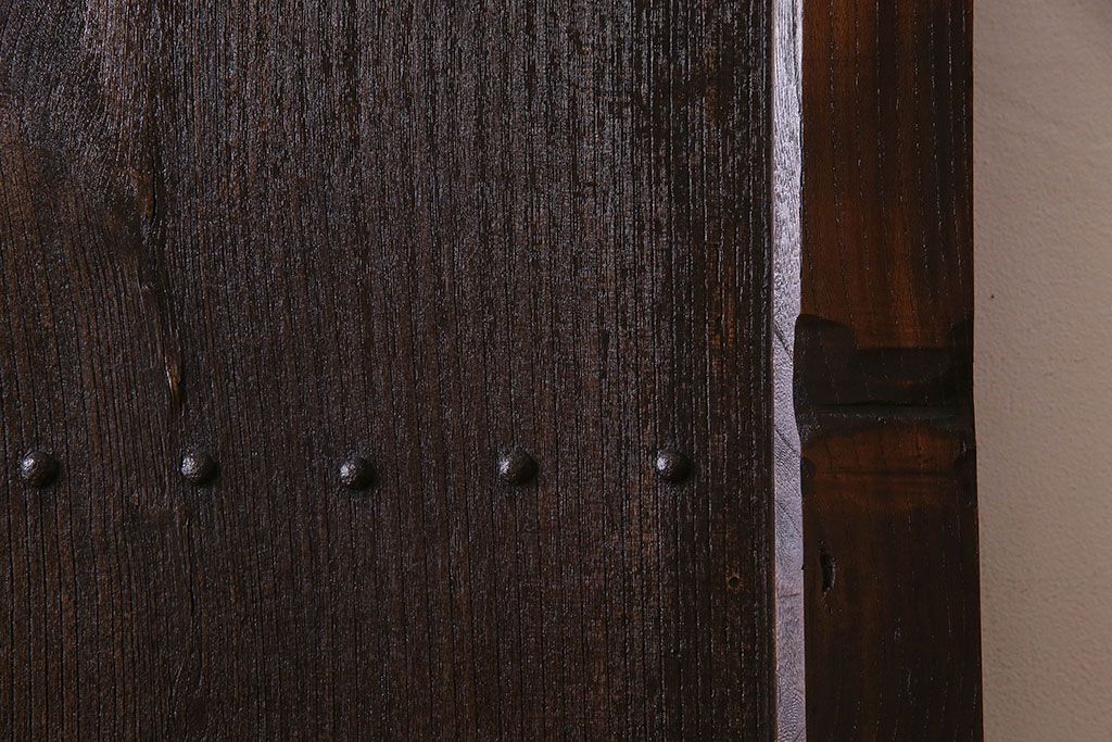 和製アンティーク　明治大正期　総ケヤキ材　立派な金具が魅力的な蔵戸(ドア、玄関戸)