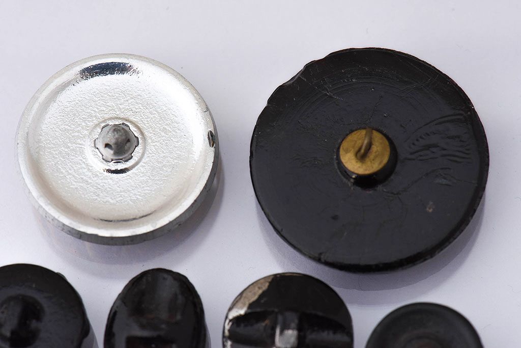 アンティーク雑貨　ビンテージ　チェコ製　ブラックガラスのボタン9個セット(2)
