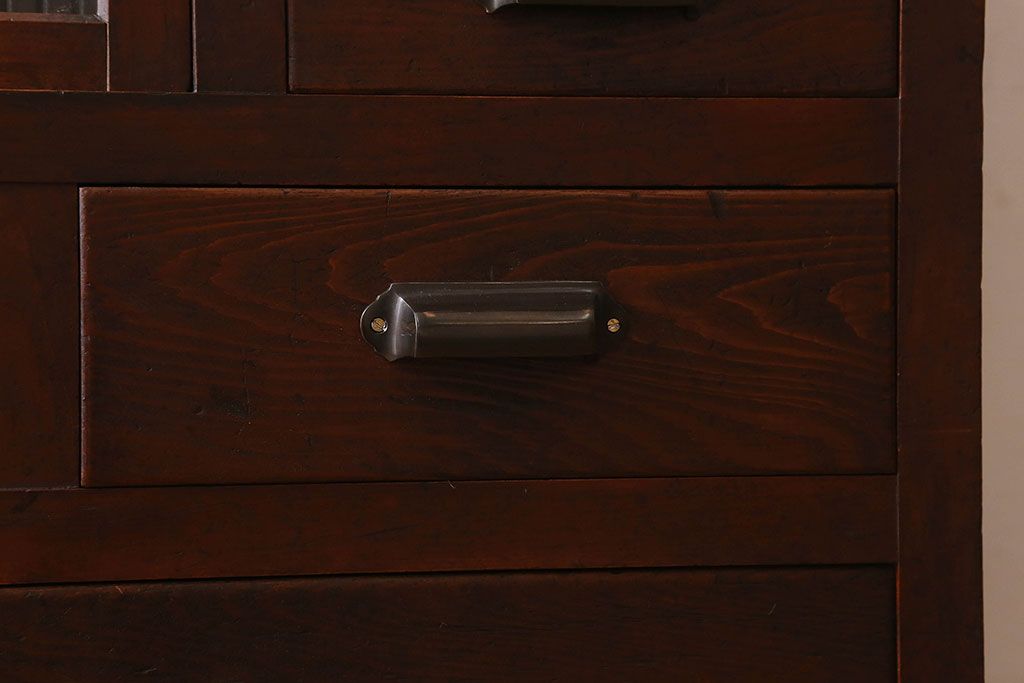 アンティーク家具　和製アンティーク　前面ケヤキ材　モールガラス入りの収納棚(食器棚、本箱、ブックケース)