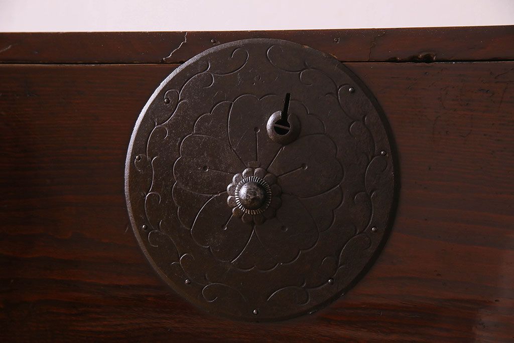 アンティーク家具　R-3　古民具・骨董　前面栗材!漆塗りが美しい時代箪笥ローボード・下段(米沢箪笥、衣装箪笥、引き出し、テレビボード)