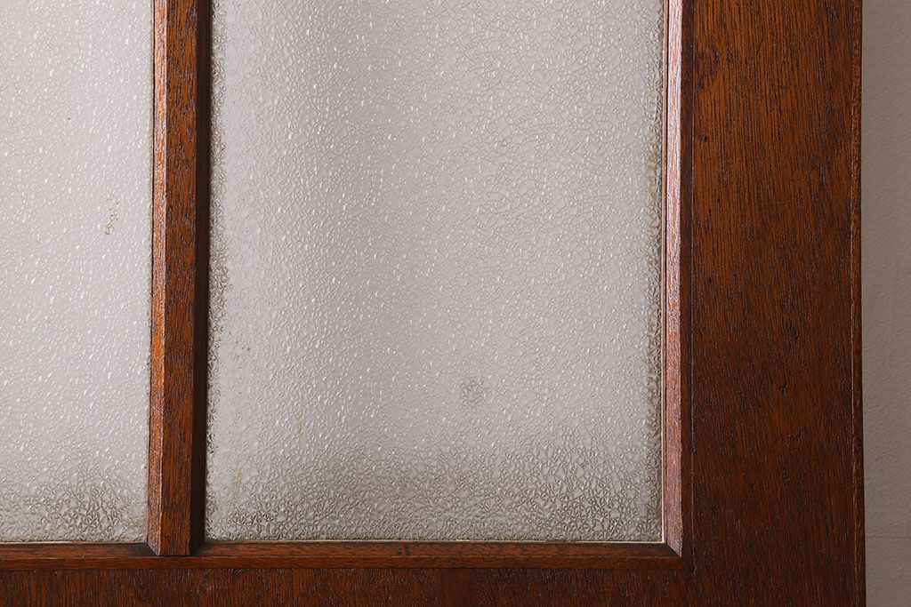ダイヤガラス使用　レトロな雰囲気が魅力的なドア(扉)