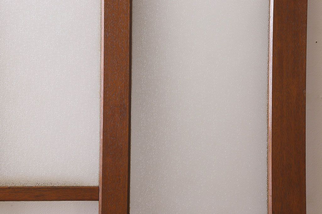 シンプルな魅力　ラワン材製　昭和レトロのガラス引き戸