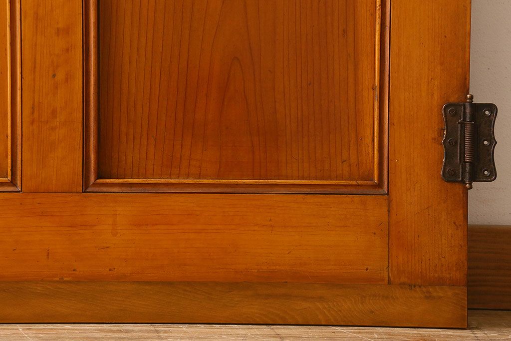 大正〜昭和期　柾目が魅力的　温かみのあるドア(扉)