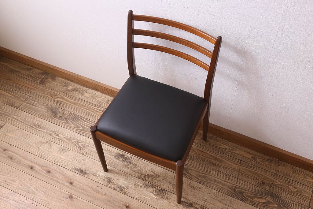 北欧家具　G-PLAN(ジープラン)　チーク材　 シックな色合いのチェア(椅子・ダイニングチェア・ワークチェア)(1)