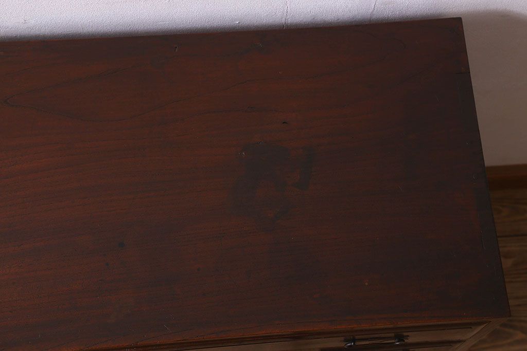 アンティーク家具　和製アンティーク　三方欅材　上質なキャビネット(茶箪笥・収納棚)