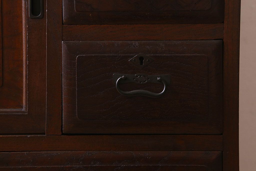 アンティーク家具　和製アンティーク　三方欅材　上質なキャビネット(茶箪笥・収納棚)