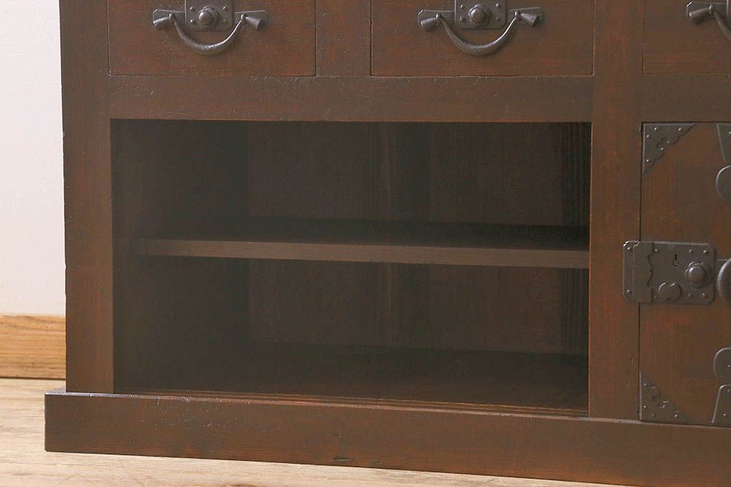 アンティーク家具　明治期!重厚感漂うヒノキ材製の関西帳場箪笥(収納棚・キャビネット)