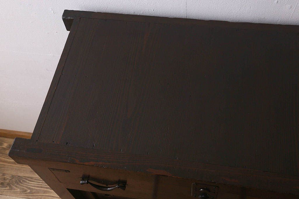 アンティーク家具　明治期!重厚感漂うヒノキ材製の関西帳場箪笥(収納棚・キャビネット)