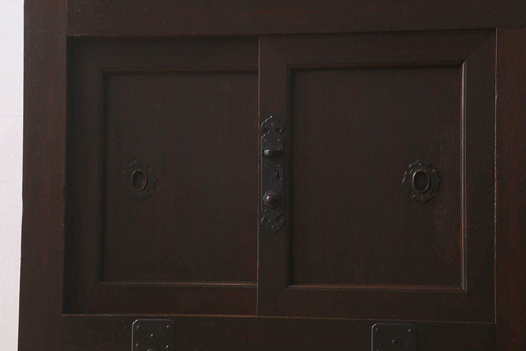 アンティーク家具　明治期!重厚感漂うヒノキ材製の関西帳場箪笥(収納棚・キャビネット)
