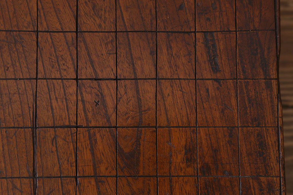 アンティーク雑貨　古民芸　欅材のみで作られた重厚な将棋盤(花台、飾り台)