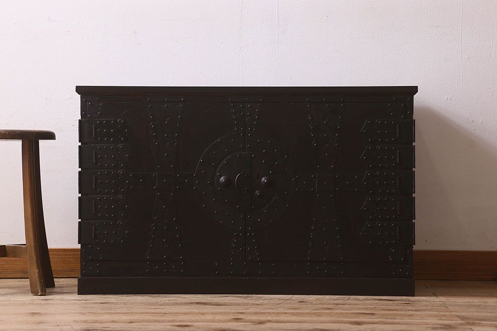 アンティーク家具　和製アンティーク　台輪付き!観音開き時代箪笥ローボード(ローチェスト、引き出し、衣装箪笥、テレビ台)