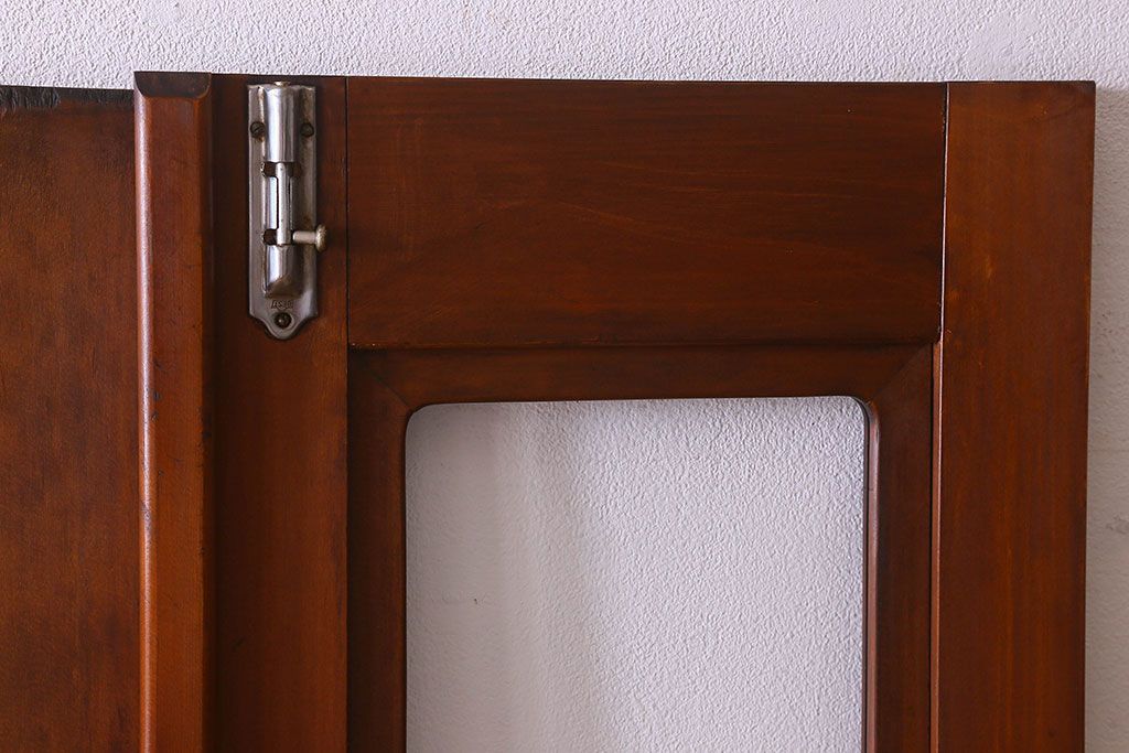 昭和レトロ　両開き　優美なデザインの取っ手が素敵な檜材製の親子ドア(扉)