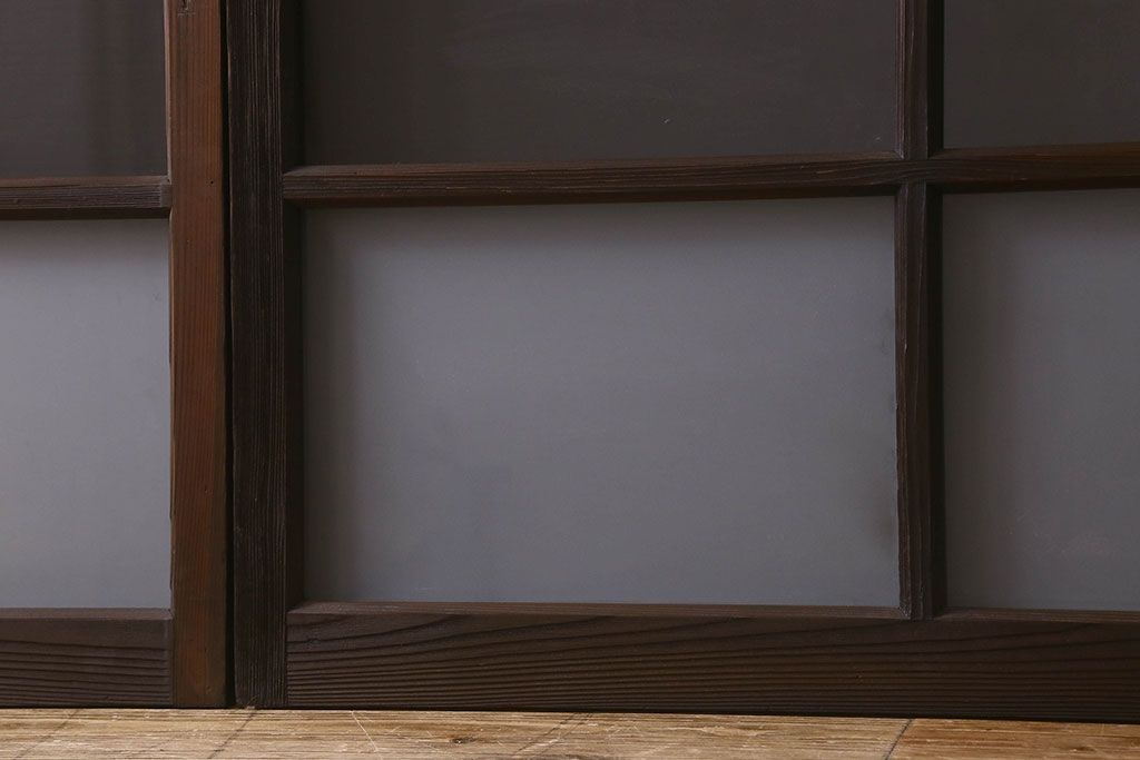 和製アンティーク　クリアガラス・すりガラス使用　モダンな雰囲気漂うマス目のガラス戸(窓、引き戸)2枚セット