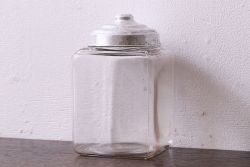 アンティーク雑貨　アルミ蓋付き　レトロな雰囲気を放つガラス瓶(角瓶)