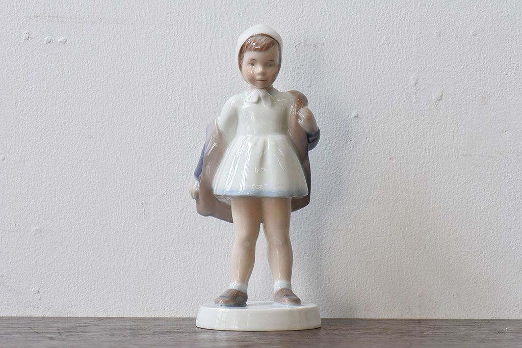 アンティーク雑貨　ビンテージ　1988年　B&G(ビング オー グレンダール)　コペンハーゲン　少女人形(フィギュリン、置物)