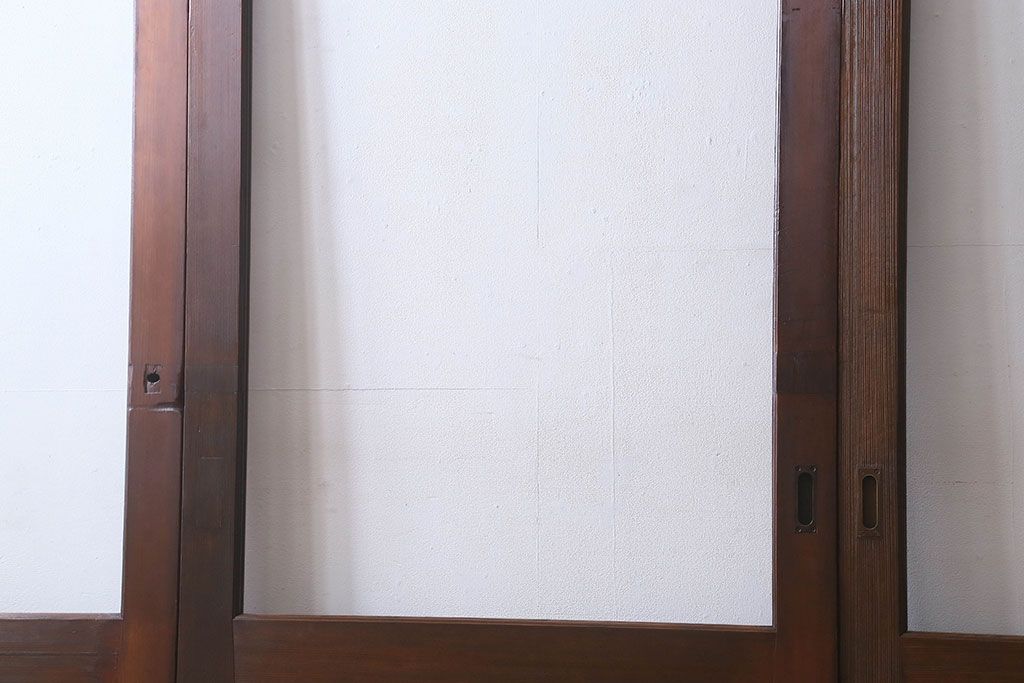 和製アンティーク　腰板ケヤキ材　味わいのある木味のガラス戸(引き戸)4枚組