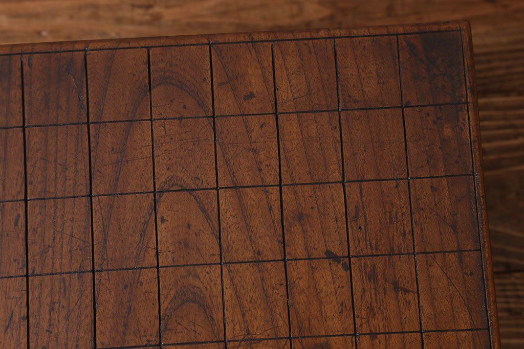 アンティーク雑貨　和製アンティーク　ケヤキ材　味わい深い風合いの将棋盤(花台、飾り台)