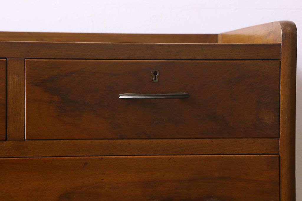 レトロ家具　昭和レトロ　カバ材製のシンプルなヴィンテージチェスト(引き出し、衣装箪笥、ビンテージ)