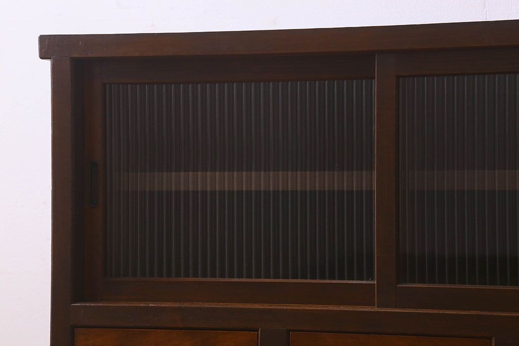 レトロ家具　和製アンティーク　モールガラスのレトロな収納棚(戸棚、食器棚)